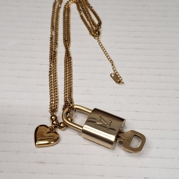 Louis Vuitton Lock & Key w/ Unbranded Heart Love Golden Stainless Steel Chain - Picture 7 of 14